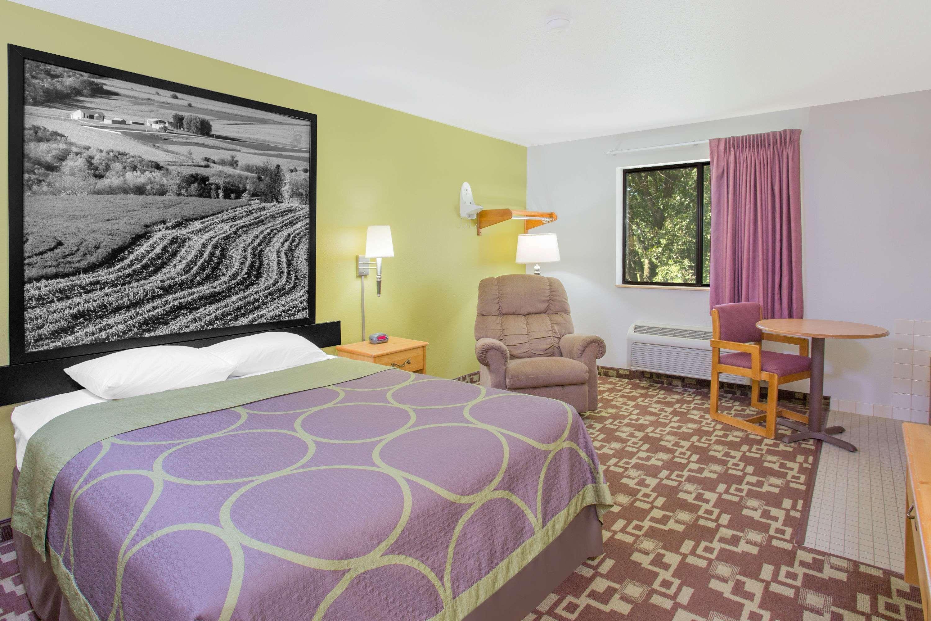 Super 8 by Wyndham Independence Hotel Eksteriør billede